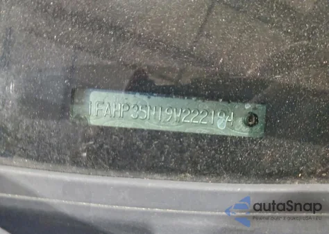 2009 Ford Focus Se z USA, uszkodzony, nr VIN 1FAHP35N19W222194